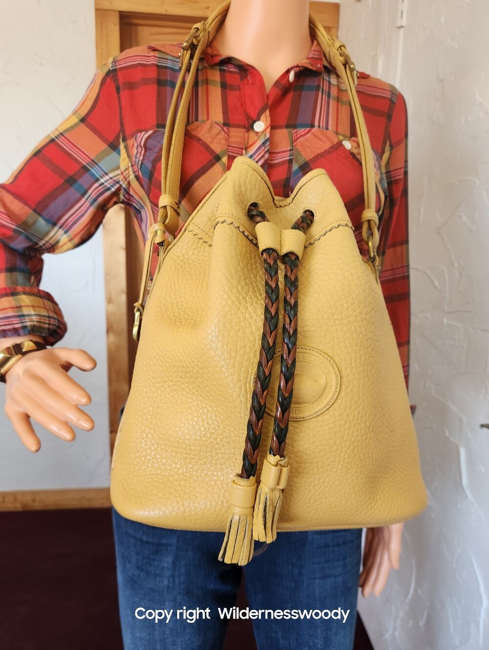 Dooney & Bourke Vintage, Teton Drawstring Bag, solid Palomino Yellow PRICE FIRM! - Picture 14 of 14